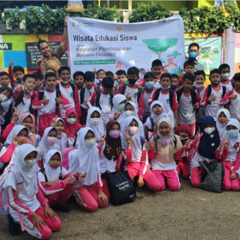 Wisata Edukasi, Puluhan Siswa Mengunjungi Wisata Satwa Langk